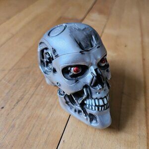 Terminator Endoskeleton Skull Mini Figure – Collectible Sci-Fi Decor